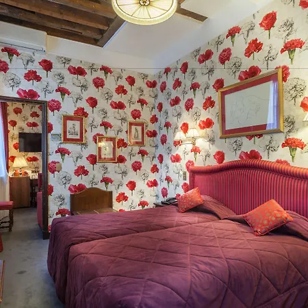 Fougere Hotel
