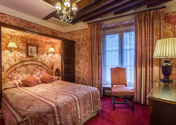 Fougère Hotel Paris