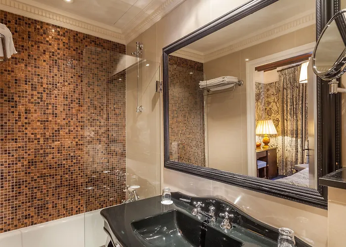 Fougère Hotel 4*
